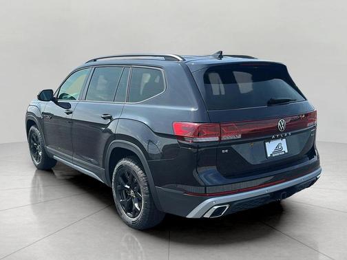 deep black pearl 2026 Volkswagen Atlas Peak Edition