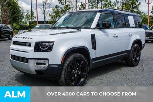 2023 Land Rover Defender SE