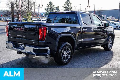 2025 GMC Sierra 1500 SLT