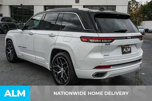 2022 Jeep Grand Cherokee Summit