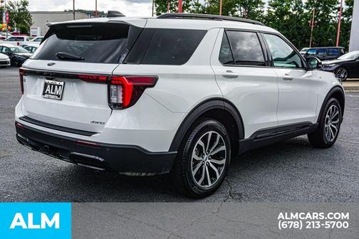 2025 Ford Explorer ST-Line