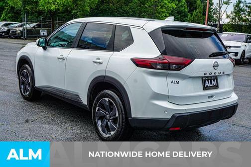 Everest White P 2025 Nissan Rogue SV