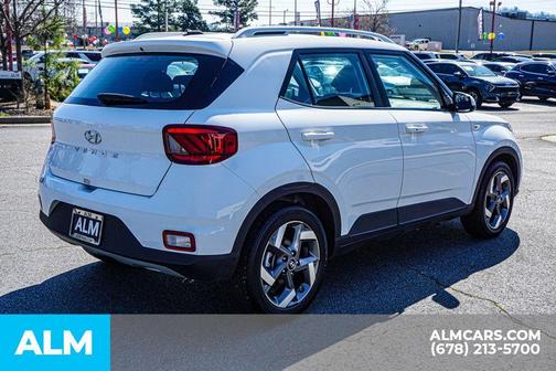 2025 Hyundai VENUE SEL