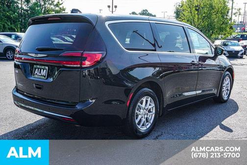 2023 Chrysler Pacifica Touring-L