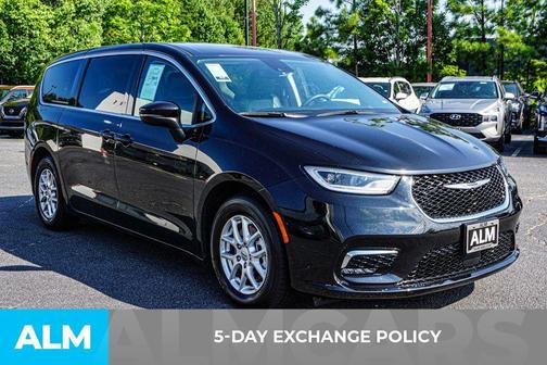 2023 Chrysler Pacifica Touring-L