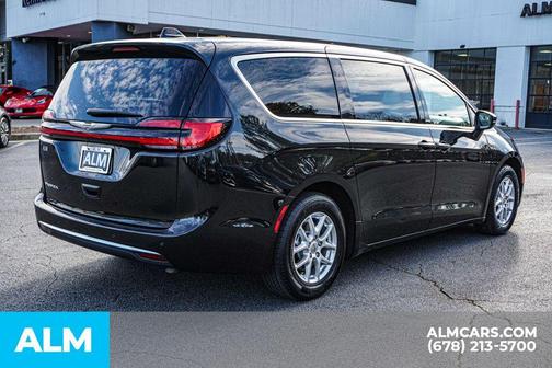 2023 Chrysler Pacifica Touring-L