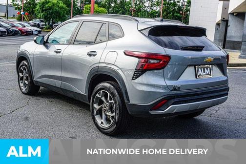 Sterling Gray Metallic 2025 Chevrolet Trax LT
