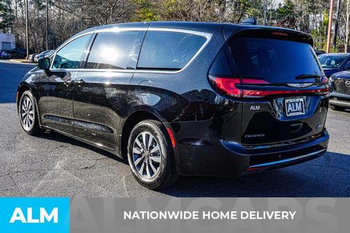 2024 Chrysler Pacifica Hybrid Select