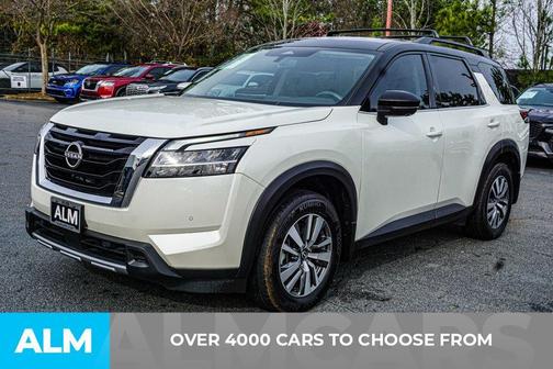 2024 Nissan Pathfinder SL