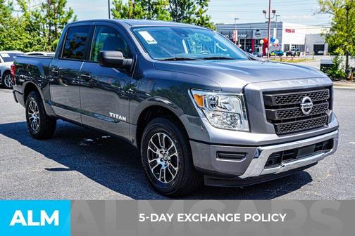 2022 Nissan Titan SV