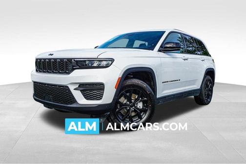 Bright White Clearcoat 2025 Jeep Grand Cherokee Laredo
