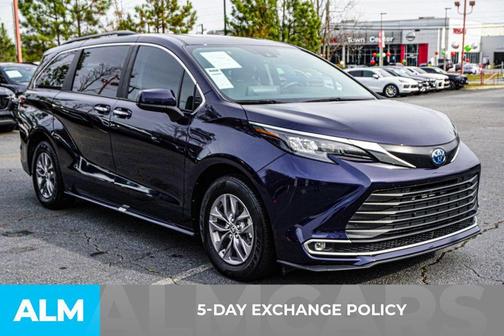 2024 Toyota Sienna XLE