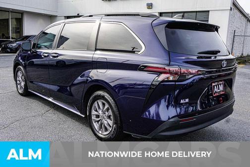 2024 Toyota Sienna XLE