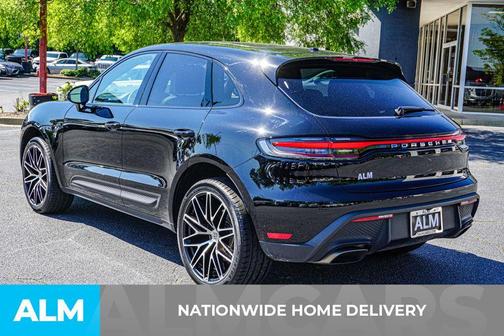 2023 Porsche Macan Base