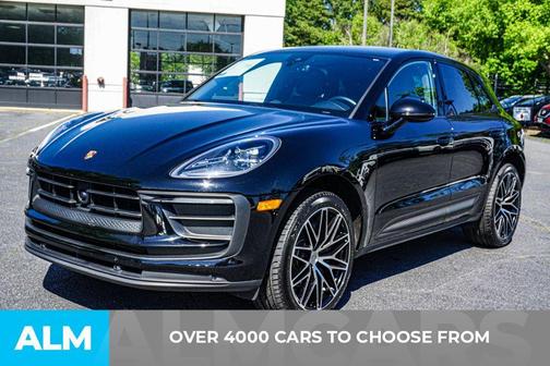 2023 Porsche Macan Base