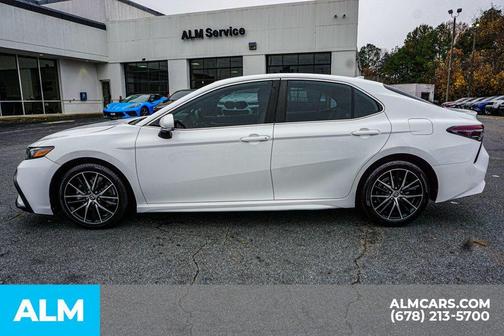 2023 Toyota Camry SE