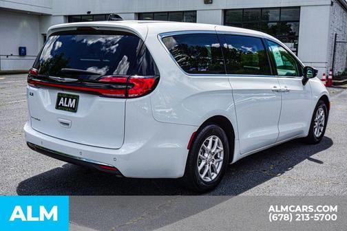 2024 Chrysler Pacifica Touring-L