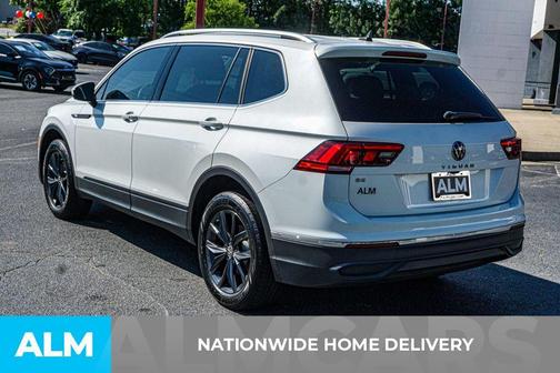 Opal White Pearl Effect 2023 Volkswagen Tiguan 2.0T SE