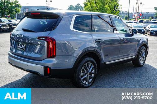 Everlasting Silver 2024 Kia Telluride LX