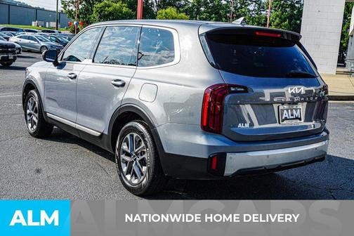 Everlasting Silver 2024 Kia Telluride LX