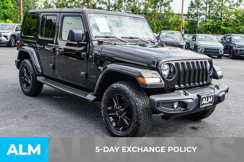 Black Clearcoat 2022 Jeep Wrangler Unlimited Sahara Altitude