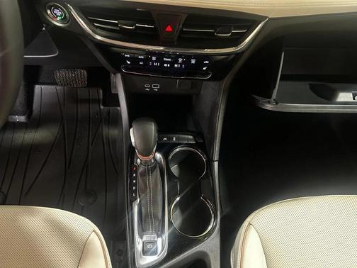 White Frost Tricoat 2025 Buick Encore GX Avenir