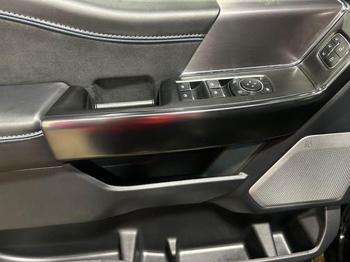 Agate Black Metallic 2025 Ford F-150 Platinum