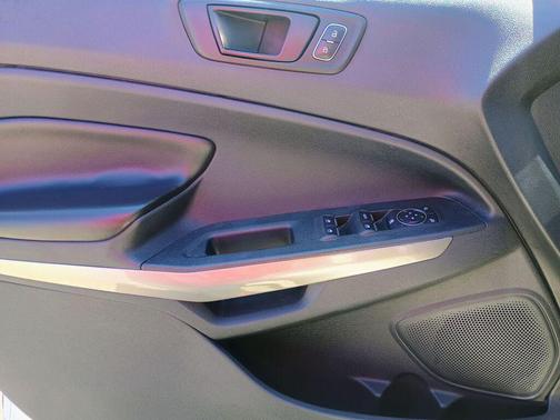 Diamond White 2020 Ford EcoSport SES