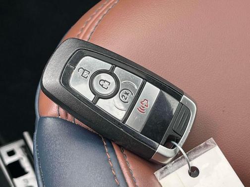 Oxford White 2023 Ford Maverick Lariat