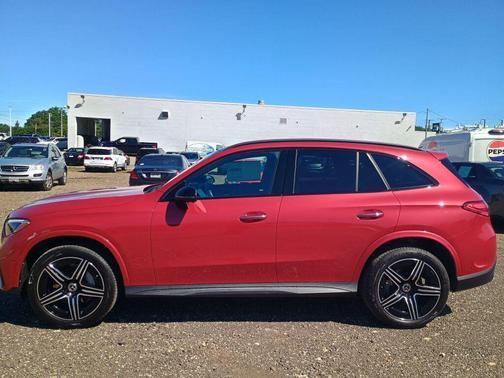 2025 Mercedes-Benz GLC 300 4MATIC