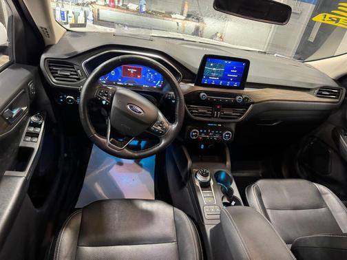 2020 Ford Escape Titanium