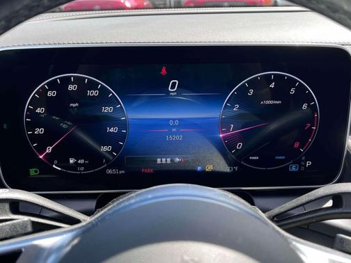 Graphite Grey Metallic 2024 Mercedes-Benz GLC 300 4MATIC