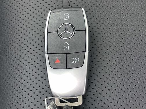 MANUFAKTUR Alpine Grey 2026 Mercedes-Benz GLE 580 4MATIC