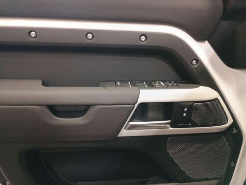 2024 Land Rover Defender 110 P400 S