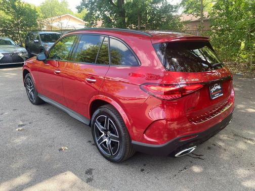 2025 Mercedes-Benz GLC 300 4MATIC