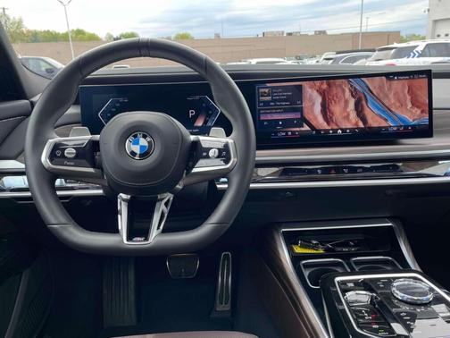 BLK/Black 2025 BMW 740 xDrive
