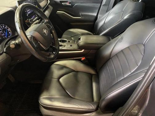 2021 Toyota Highlander Hybrid XLE