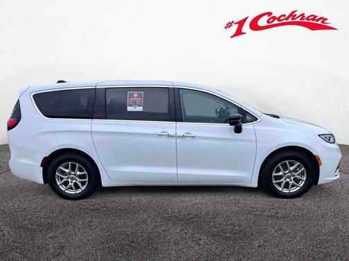Bright White Clearcoat 2024 Chrysler Pacifica Touring L