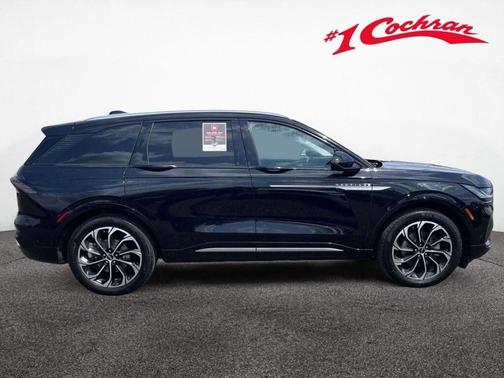 Infinite Black Metallic Clearcoat 2024 Lincoln Nautilus Reserve
