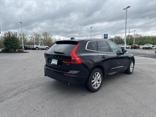 2021 Volvo XC60 T5 Momentum