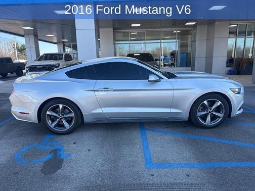 2016 Ford Mustang V6