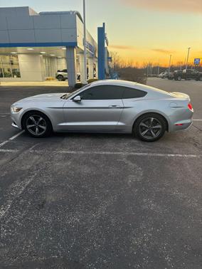 2016 Ford Mustang V6