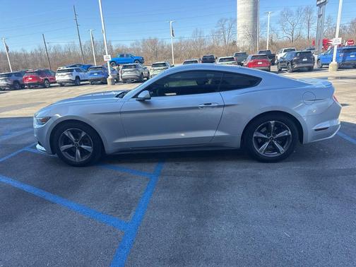 2016 Ford Mustang V6