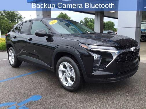 Mosaic Black Metallic 2026 Chevrolet Trax LS
