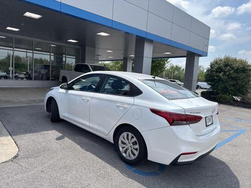 Frost White Pearl 2020 Hyundai Accent SE