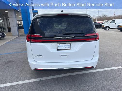 2025 Chrysler Pacifica L