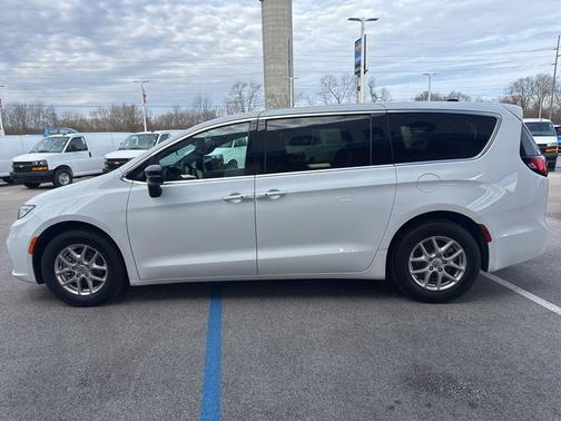 2025 Chrysler Pacifica L