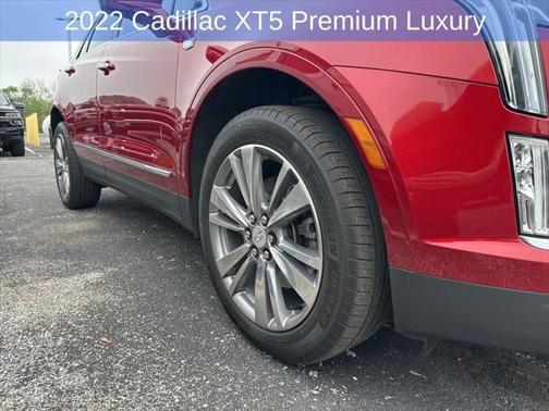 2022 Cadillac XT5 Premium Luxury