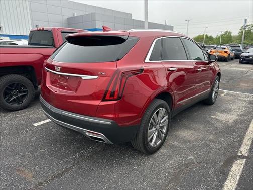 2022 Cadillac XT5 Premium Luxury