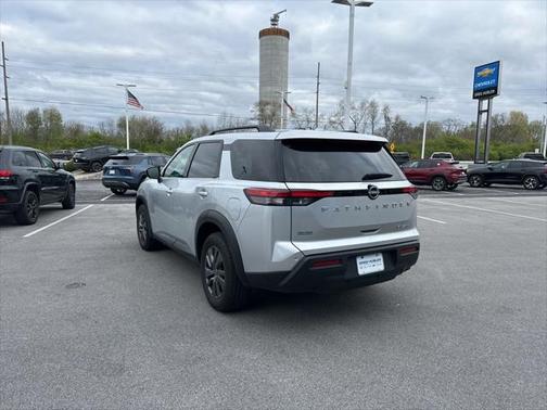 2024 Nissan Pathfinder SV 4WD